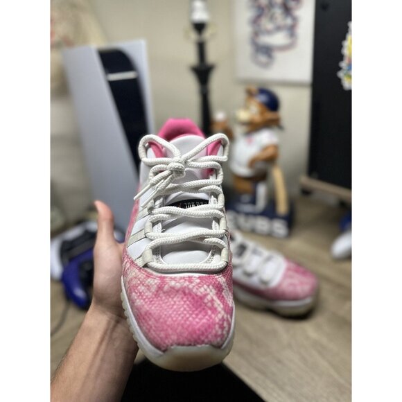 Nike Air Jordan Retro 11 Low Pink Snakeskin AH7860-106 Size 8.5 Women's/ 7 Mens - Picture 2 of 7